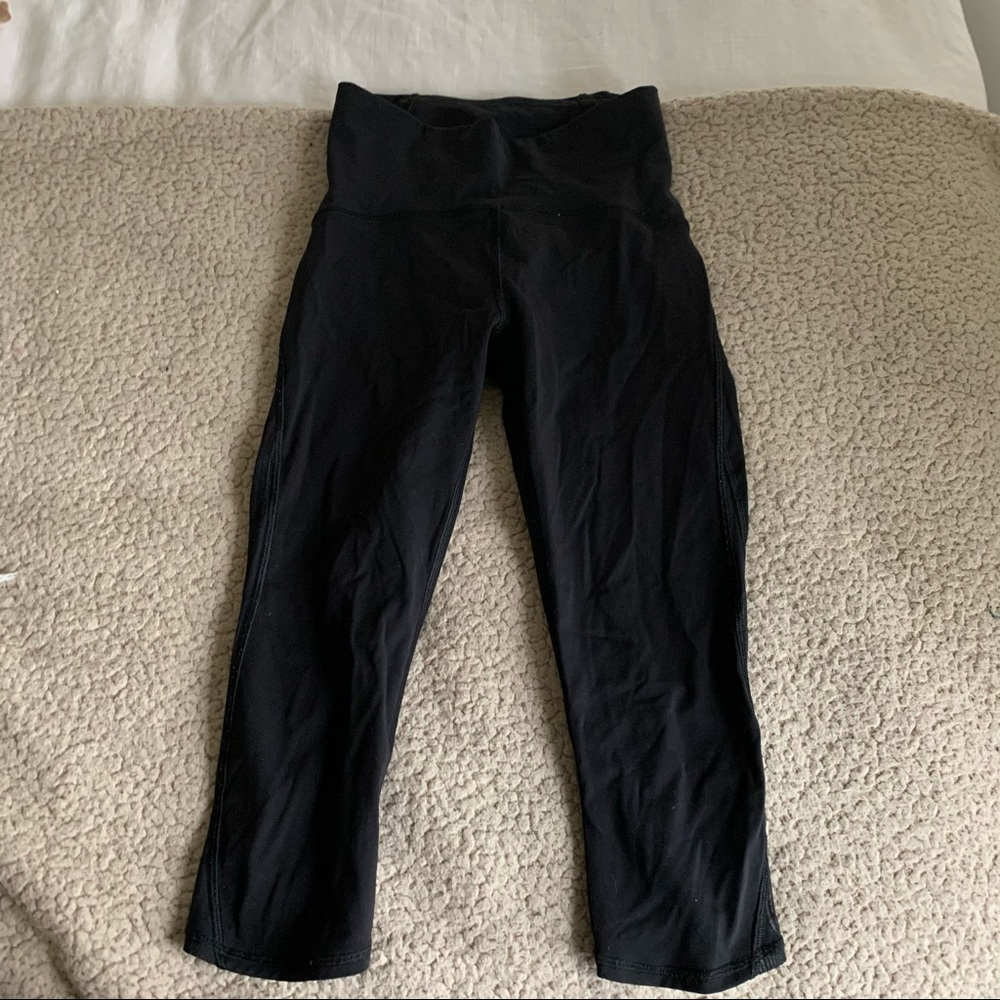 cropped black lululemon leggings
